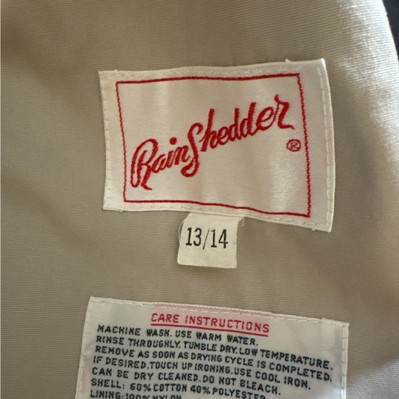 Elegant Women's Cream Trench Coat - Picture 4 of 7